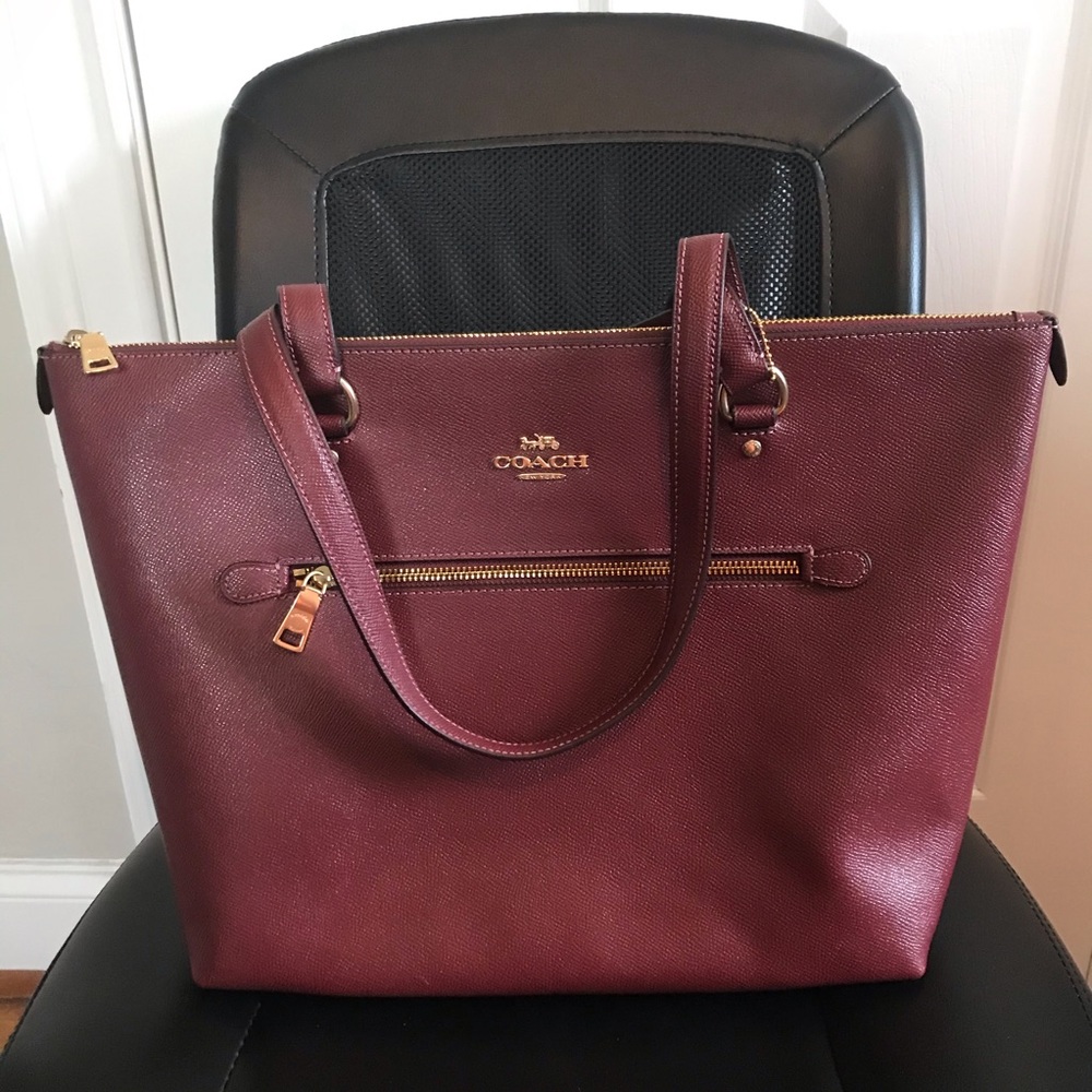 Coach Gallery Tote Wine F79608